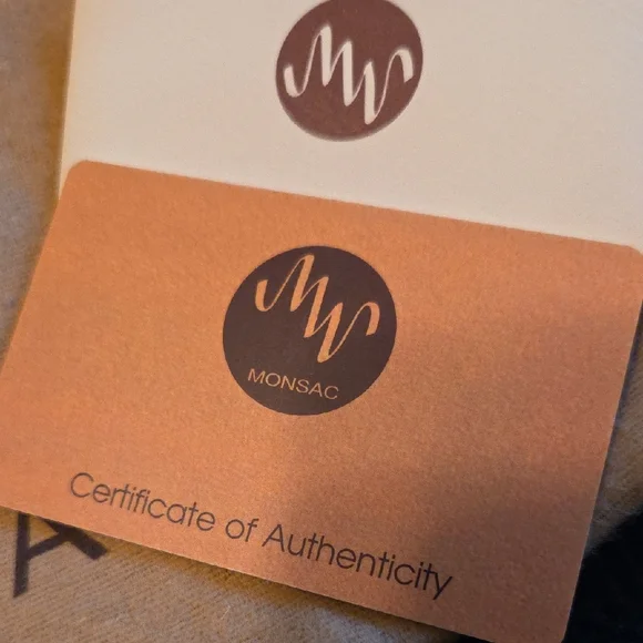 Monsac NWOT Vibrant Yellowish Green Leather Wristlet w/COA & Dust Bag - Picture 7 of 9